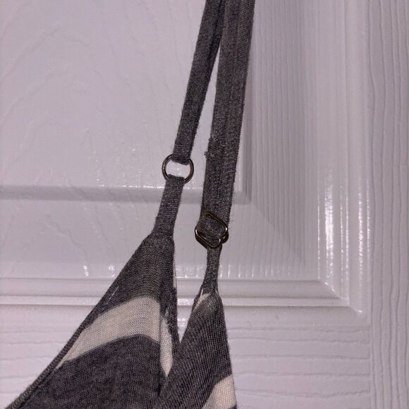 Mossimo Grey/White Striped maxi flounce dress size small - Picture 4 of 5